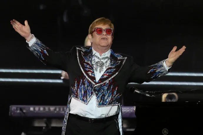 Elton John leiratkozik a Twitterről