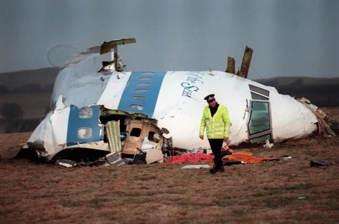 A felrobbantott Pan Am 103-as pilótafülkéje – Fotó: Roy Letkey / AFP