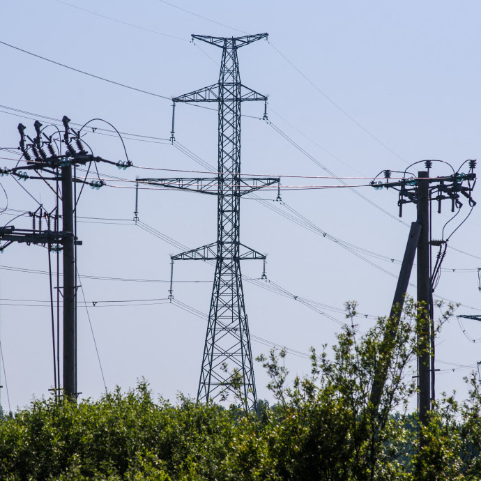 Ezt lehetne tenni, hogy a napelemeket megint fogadni tudja a magyar közműhálózat