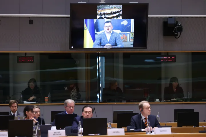 Dmitro Kuleba ukrán külügyminiszter beszél a Külügyi Tanács december 12-i ülésén – Fotó: European Union