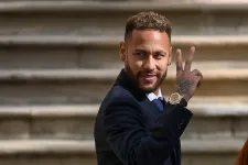 Kilenc év után megnyugodhat Neymar, felmentette a bíróság a csalás vádja alól