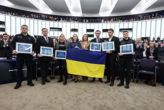 Ha Ukrajna nyer, akkor az az EU-val közös győzelem lesz – átadták az idei Szaharov-díjat az ukrán népnek
