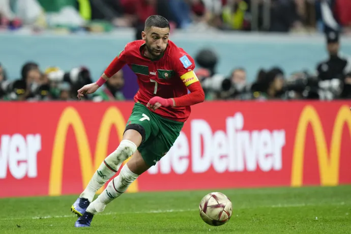 Ziyech agilisan játszik Marokkó jobb oldalán – Fotó: Jose Breton / AFP