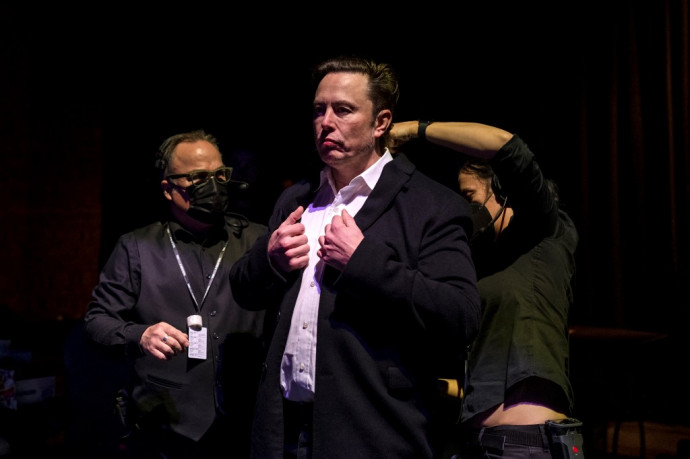 „Elon magára hagyta a Teslát” – új CEO-t követel a vállalat harmadik legnagyobb részvényese