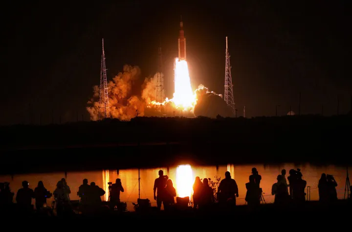 Az Artemis I küldetés keretében fellőtt SLS rakéta 2022 novemberében – Fotó: Joe Burbank / Orlando Sentinel / Tribune News Service / Getty Images