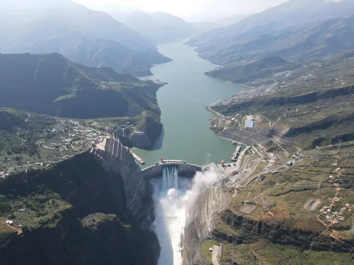 A vízerőmű madártávlatból – Fotó: Liao Wangjie / Xinhua News Agency/ AFP