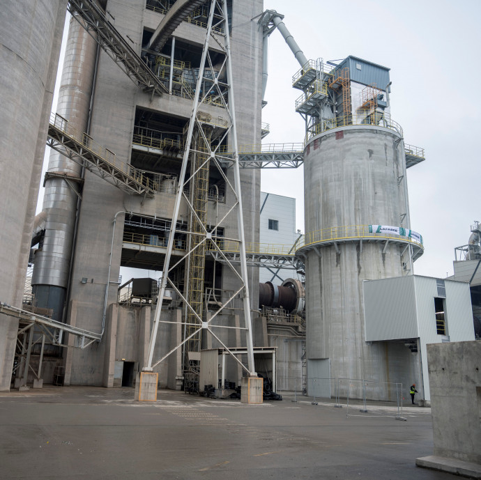 Az építőipar működését veszélyezteti a kormányzati cement ársapka