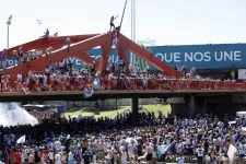 Busz helyett végül helikopterrel vitték körbe a világbajnok argentin játékosokat Buenos Airesben