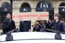 Hungarian Academy of Sciences demands reinstatement of fired teachers