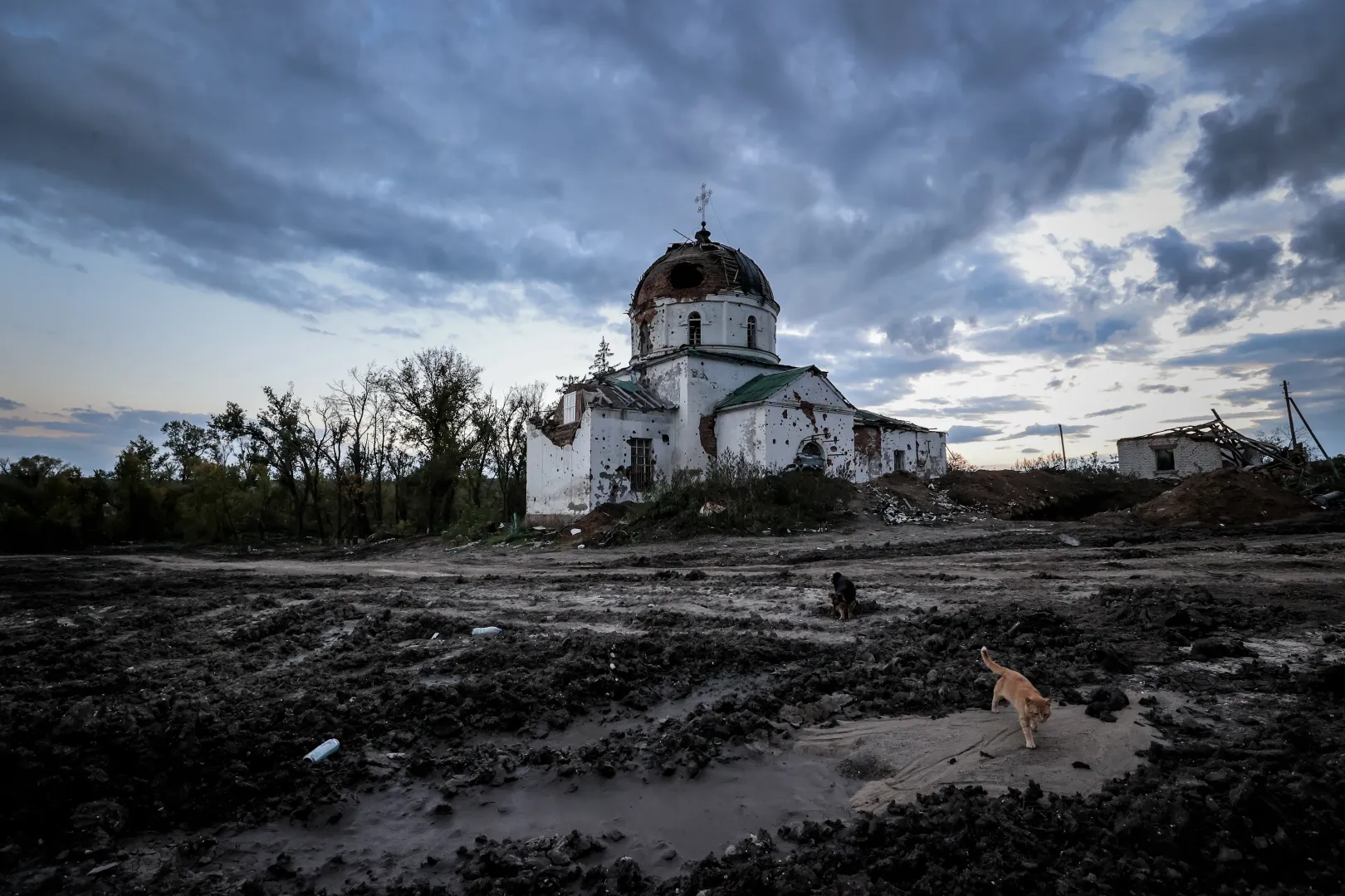 Mala Komisuvaha kétszáz éves temploma, amelyet az orosz megszállók katonai kórháznak használtak, mielőtt a harcokban súlyosan megsérült – Fotó: Huszti István / Telex