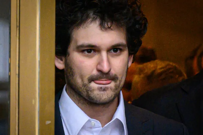 Rekordösszegű, 90 milliárd forintnyi óvadék ellenében házi őrizetbe kerül a becsődölt FTX kriptotőzsde volt vezetője