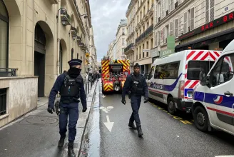 Lövöldözés volt Párizsban, egy férfit letartóztattak, legalább hárman meghaltak