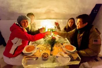 Idén is megnyílt a Jéghotel a Fogarasi-havasokban, karácsonyra és szilveszterre telt ház van