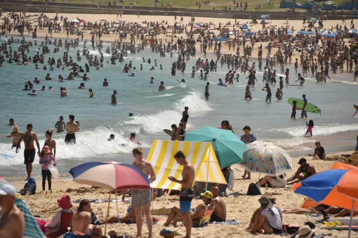 40 fok körüli maximumokkal tombol a nyár első hőhulláma Ausztráliában