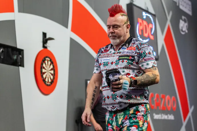 Kiejtették a darts-vb-ről a karácsonynak öltözött címvédőt