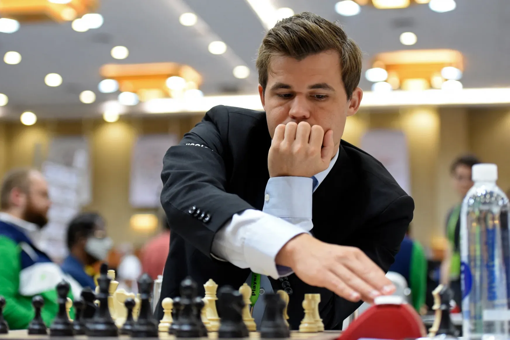 A klasszikus vb-címről lemondott, a rapid sakkot simán megnyerte Carlsen