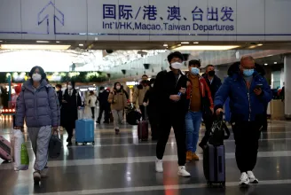 Egyre több a fertőzött, de a korlátozások feloldása utazási rohamot indított Kínában