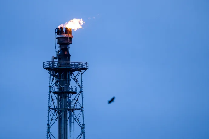 Döntött a kormány: többletadót vetnek ki jövőtől az energiacégek profitjára