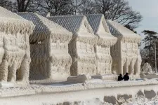 30 centis jég fagyott kanadai házakra az „évszázad hóviharában”