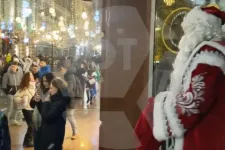 Hoppá! Nem akármilyen ukrán dalra buliztak Moszkva közepén