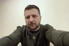 Zelenszkij: Az egységünk és hitelességünk drasztikus ellentétben áll az Oroszországban uralkodó félelemmel