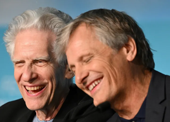 Cronenberg és Mortensen A jövő bűnei cannes-i premierje utáni sajtótájékoztatón – Fotó: Stefano Rellandini / AFP