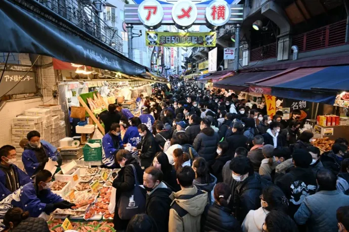 A japán kormány gyerekenként egymillió jent fizet a családoknak, ha kiköltöznek a fővárosból