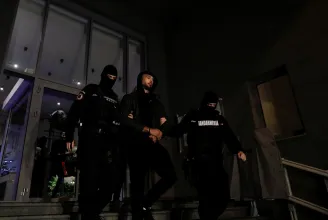 Zárolta a Tate-testvérek romániai vagyonát a szervezett bűnözés elleni ügyészség