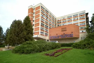 Három év alatt 25 államilag támogatott kórházi ággyal lett kevesebb Maros megyében, de vita van arról, hogy ez gond-e egyáltalán