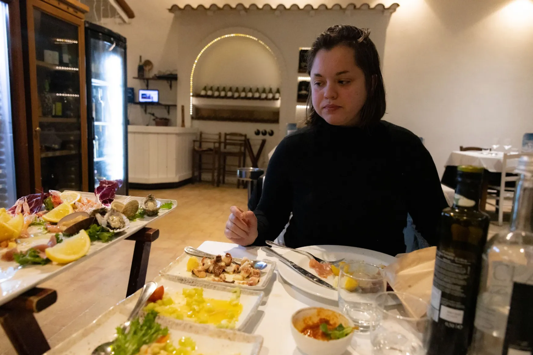 Osztriga, kagyló és lazac a tengerparton – megkóstoltuk Orbán Viktor ebédjét az ostiai étteremben