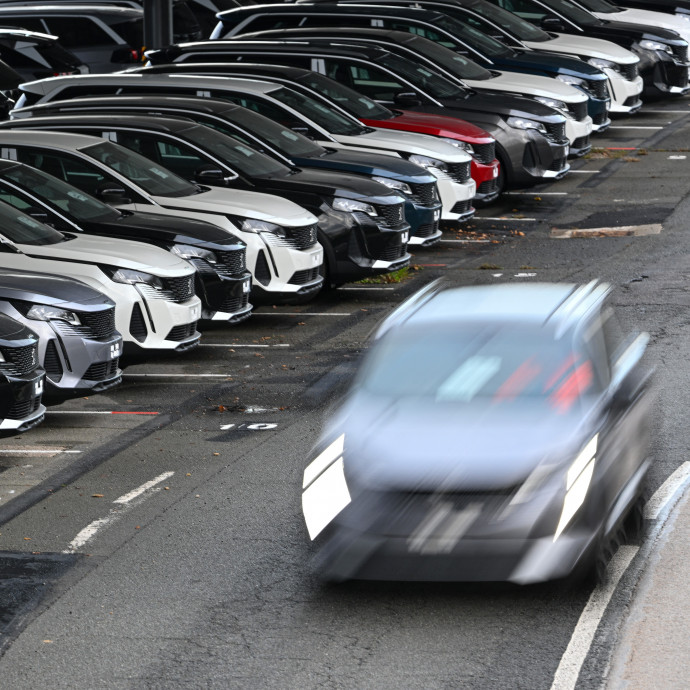 Gyárak bezárása lehet az ára az olcsóbb elektromos autóknak