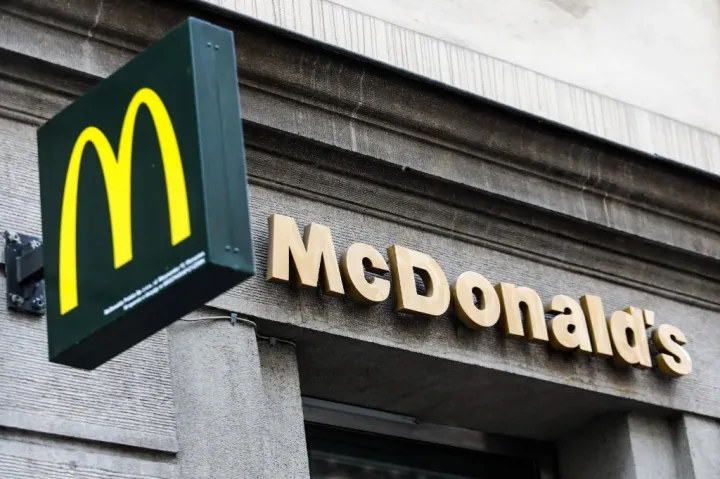 A McDonald's létszámleépítést és átszervezést tervez 2023-ban