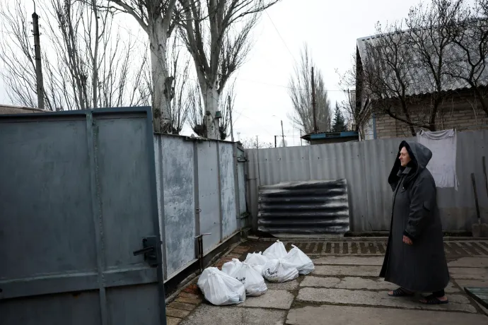 A háború hétköznapi hősei a nyugdíjat gyakran életveszélyben kiszállító ukrán postások