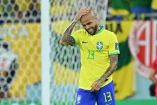 Szexuális zaklatás miatt nyomoznak Dani Alves ellen Spanyolországban