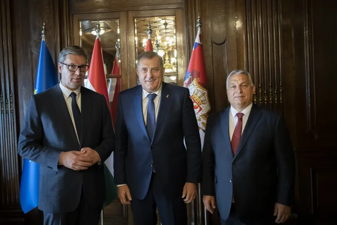 Aleksandar Vučić szerb elnök és Milorad Dodik, a boszniai háromtagú Államelnökség szerb tagja, valamint Orbán Viktor kormányfő, Belgrádban, 2022. szeptember 16-án – Fotó: Benkő Vivien Cher / Miniszterelnöki Sajtóiroda / MTI
