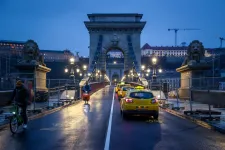 Egy felmérés szerint a budapestiek többsége támogatja, hogy autómentes a Lánchíd