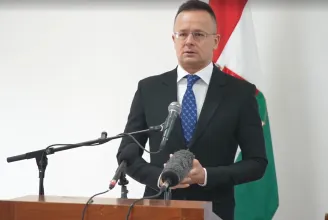 Szijjártó: Magyarország újabb kétmillió dollárral segíti harminc templom felújítását Libanonban