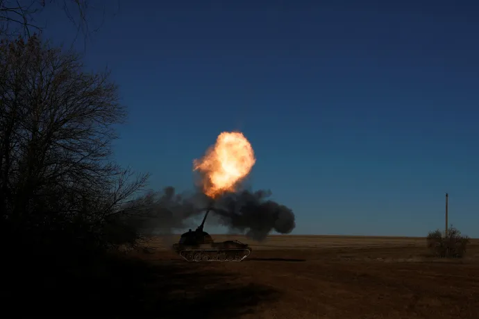 Az ukrán hadsereg tüzérei az ukrajnai Szoledar közelében, 2023. január 11-én – Fotó: Clodagh Kilcoyne / Reuters