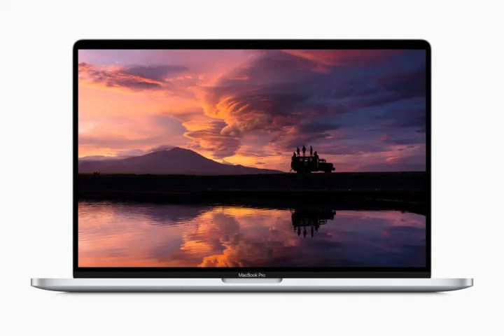 Steve Jobs intelmei ellen menne az Apple az érintőképernyős Macbookkal