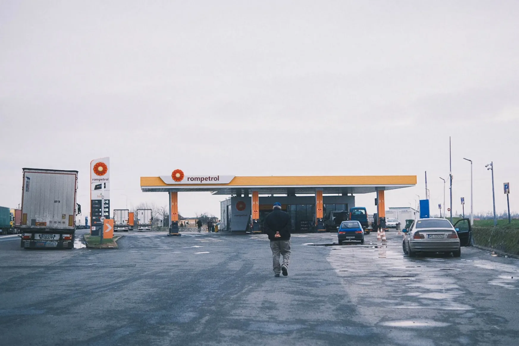 Literenként 125 forinttal is olcsóbb lehet a romániai tankolás, ezrek maradhatnak a zsebünkben