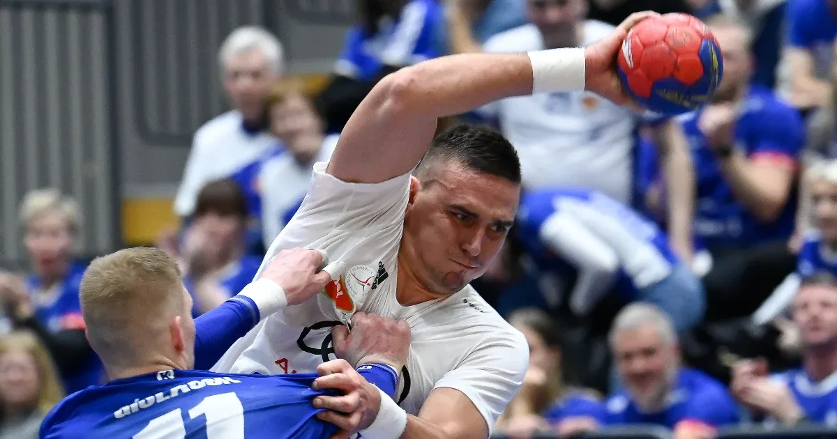 the Hungarian handball team beat Iceland with a six-goal deficit