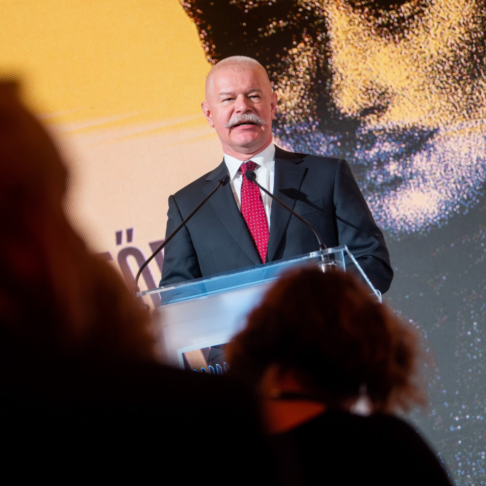 Egyetlen személy dönthetne a kutatóhálózatok sorsáról