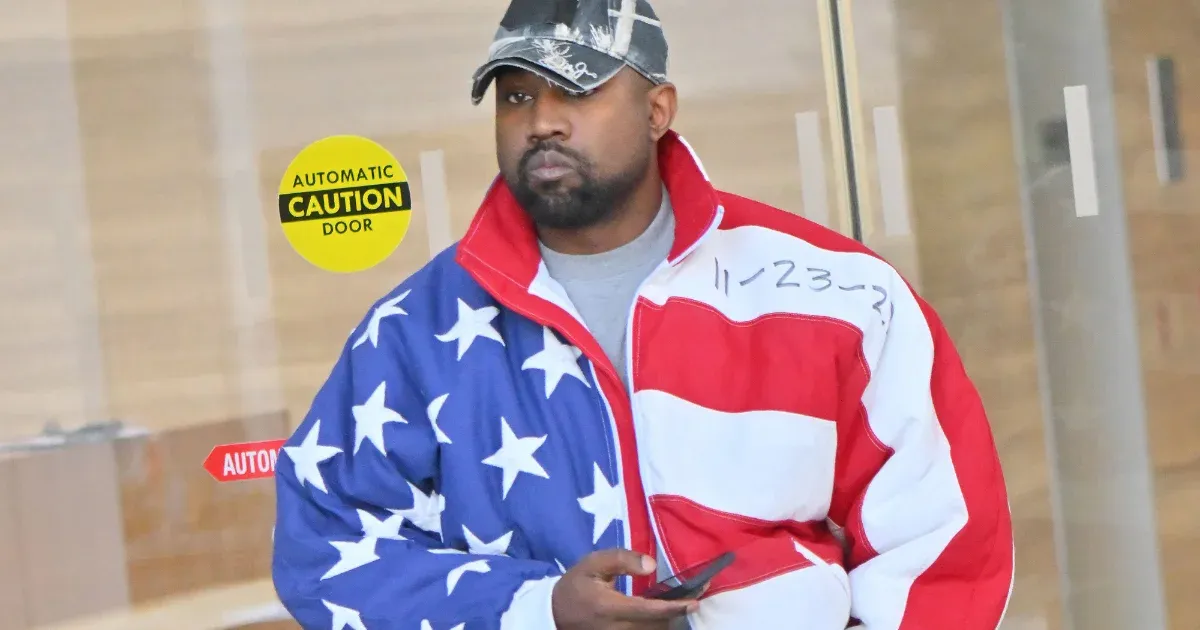 Kanye West ügyvédjei újsághirdetésekben közölték vele, hogy ki van rúgva