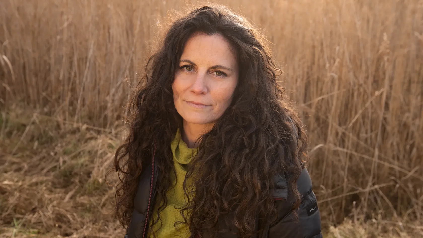 Ja, hogy maga is karrierista, azért nem csináltatja fel magát