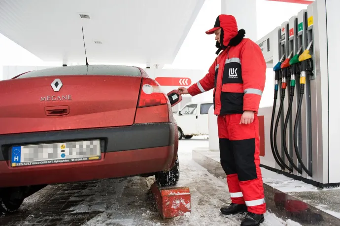 Hogyan fér a legtöbb üzemanyag az autó tankjába, és miért nem érdemes trükközni?