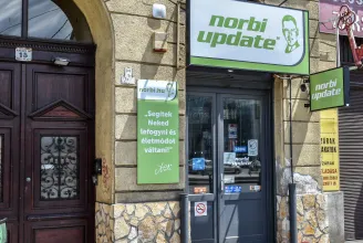 Schobert Norbi új termékeket és új rendszerben működő Update-bolthálózatot ígér