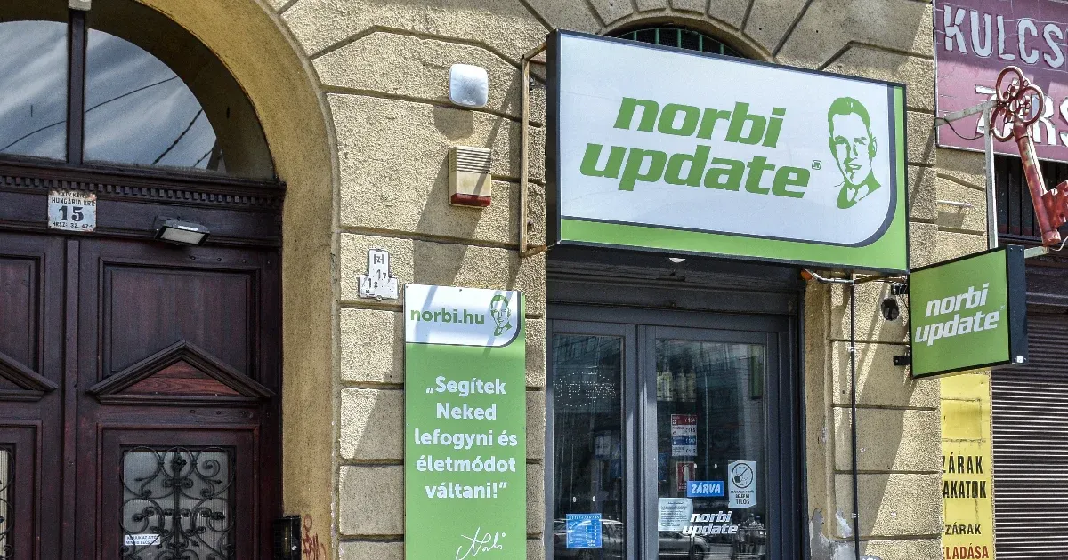 Schobert Norbi új termékeket és új rendszerben működő Update-bolthálózatot ígér