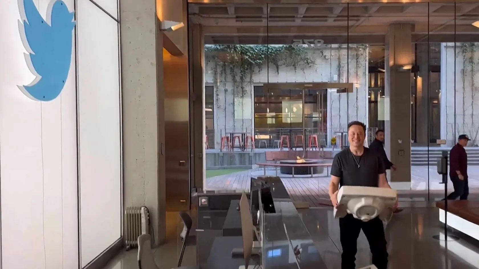 Extrém nyomasztó volt belülről végignézni Elon Musk hatalomátvételét a Twitternél