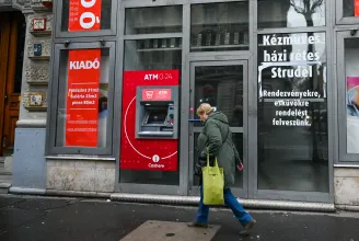 Kevés itthon az egy főre jutó ATM-ek száma, most bővíteni kell a bankoknak