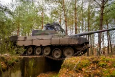 Lengyelország német engedély nélkül is küldhet Leopard harckocsikat Ukrajnába